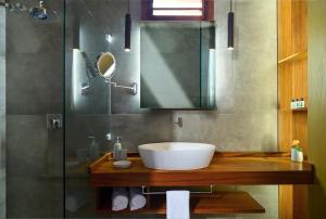 Een badkamer bij Villa Nautica Boutique Hotel