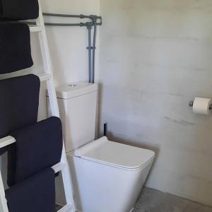 Kúpeľňa v ubytovaní Casa Mas Montanas vakantiehuis met zwembad Max 10-12 pers Vlakbij Valencia