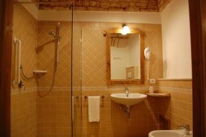Koupelna v ubytování Trulli Soave