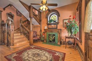 صورة لـ Historic Helena Home with Mtn Views - 2 Mi to Dtwn! في هيلينا