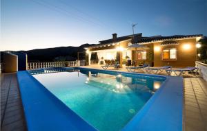 Bazén v ubytovaní Gorgeous Home In Moraira alebo v jeho blízkosti