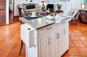 Cucina o angolo cottura di Vieques Island House with Caribbean Views and Pool!