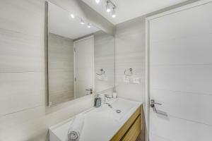 Koupelna v ubytování Costamar Apartment 2D con Vista al Mar