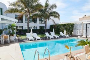 Bazén v ubytování Hotel L'Algadir del Delta nebo v jeho okolí
