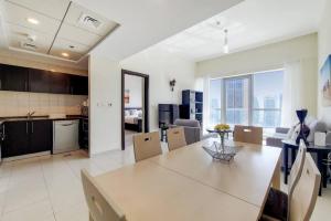 Kuchyň nebo kuchyňský kout v ubytování Bay Central, Dubai Marina - Peaceful One Bedroom