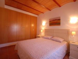 Posteľ alebo postele v izbe v ubytovaní LETS HOLIDAYS Cozy Apartment Near to the Castle