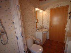 Kúpeľňa v ubytovaní LETS HOLIDAYS Cozy Apartment Near to the Castle