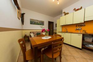 Kuchyň nebo kuchyňský kout v ubytování Agriturismo I Casamenti