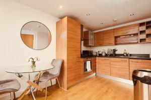 Gallery image of Deluxe City Apt, Beautiful River View,Free Parking in Leeds