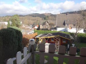 Ein allgemeiner Bergblick oder ein Berglick von der Ferienwohnung aus