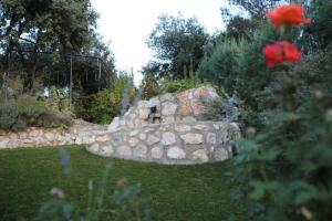 Vonkajšia záhrada v ubytovaní Casa rural con piscina y vistas