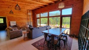 Зона вітальні в Peuma Lodge Patagonia