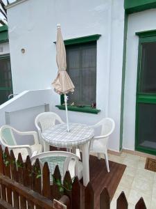 CASA SANDRA COCOSOL的阳台或露台