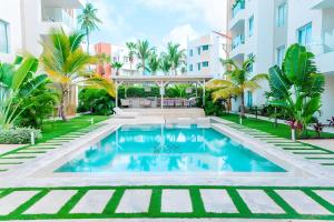 Beach Garden F3 Luxury Condo内部或周边的泳池