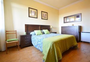 Zdjęcie z galerii obiektu Apartamentos con jardín a un paso de la playa w mieście Pontevedra +6 zdjęć