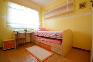 Zdjęcie z galerii obiektu Apartamentos con jardín a un paso de la playa w mieście Pontevedra