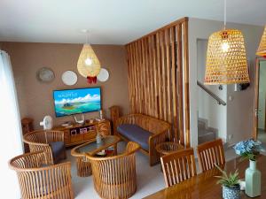 Televisyen dan/atau pusat hiburan di Golden Square Villa & Private Pool