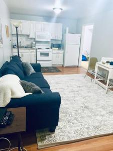 Η κουζίνα ή μικρή κουζίνα στο Entire 2-BED Private Apt - EWR/NYC/OUTLET MALL +5 φωτογραφίες