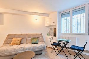 Posedenie v ubytovaní Studio cosy au coeur de Bompard
