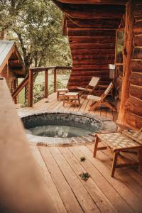 Foto dalla galleria di Wilder and Pine Riverside Cabins a Stevenson