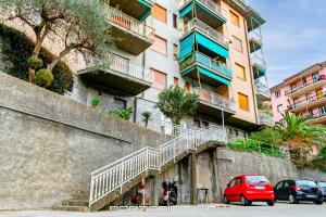 Tòa nhà nơi căn hộ tọa lạc