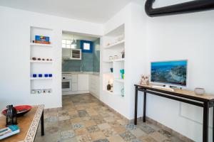 Kitchen o kitchenette sa Trendy Homes Casa Pitera
