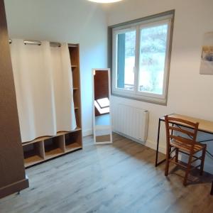 Zdjęcie z galerii obiektu Superbe appartement tout confort w mieście Lyaud