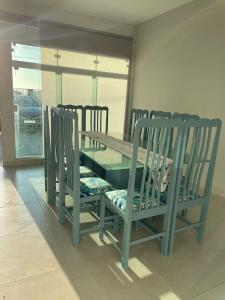 Foto sihtkohas Matinhos asuva majutusasutuse Tríplex de frente para o mar com 4 quartos galeriist