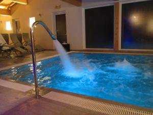 Bazén v ubytovaní Palazzo Loup Hotel alebo v jeho blízkosti