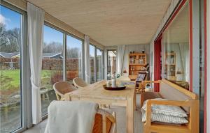 Gambar di galeri bagi 3 Bedroom Lovely Home In Bjert di Binderup Strand