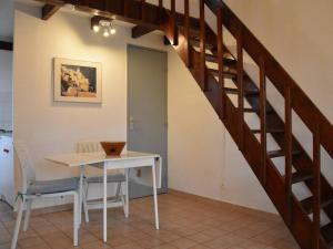 Fotografia z galérie ubytovania Studio mezzanine à 10 min de la mer, parking privé, animaux admis - FR-1-229-853 v destinácii Gruissan