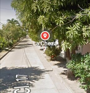 モンポスにあるLA CHOZAの道路脇の看板