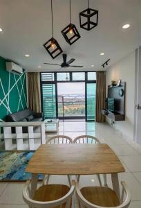 TV a/nebo společenská místnost v ubytování A1205 Green Haven 2BR8Pax netflix 100mbps By STAY