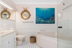 Ένα μπάνιο στο Sunset Bungalow 5 +40 φωτογραφίες
