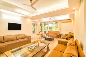 Posezení v ubytování 3BHK Villa with Private Pool Near Candolim