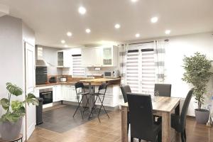 Photo de la galerie de l'établissement Ceton, La Ferté Bernard, Nogent le Rotrou Région du Perche base Normandie, à Ceton