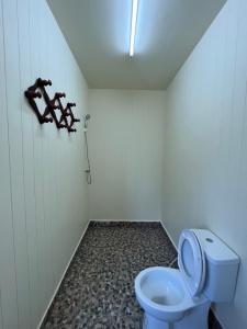 Koupelna v ubytování Rak Suan Homestay รักสวนโฮมสเตย์ + 37 fotografií