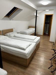 Posteľ alebo postele v izbe v ubytovaní Sobe Zimmer Frei
