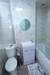 Koupelna v ubytování I Love London! A STUNNING 2Bed Home Sleeps 1-4!