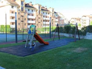 Herní místnost nebo prostor pro děti v ubytování Precioso atico con bonitas vistas a la Peña Oroel