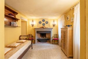 A bed or beds in a room at Grillo Rosso 5
