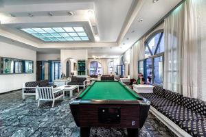 Biliár nebo kulečník v ubytování Hotel Iro
