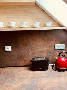 Ayni apartman的咖啡和沏茶工具