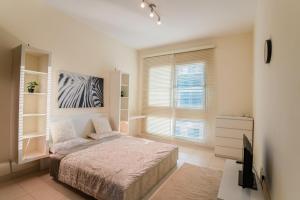 Fotografie z fotogalerie ubytování A Cosy one-bedroom apartment. v Dubaji