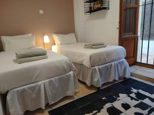 Posteľ alebo postele v izbe v ubytovaní Holiday Apartment Javea, Puerto, planta baja, 2 bedr, own garden