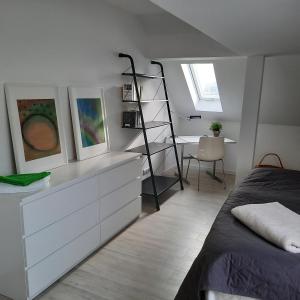Postel nebo postele na pokoji v ubytování 2 Schlafzimmerwohnung bei Frankfurt am Main