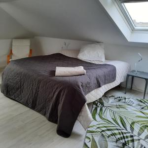 Postel nebo postele na pokoji v ubytování 2 Schlafzimmerwohnung bei Frankfurt am Main