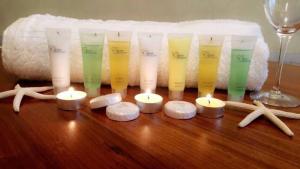 アンマンにあるThe Royal Luxury Lion Patioの蝋燭団 +19枚の写真