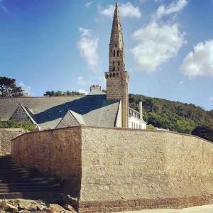Fotografia z galérie ubytovania Maison bretonne à 2 mn à pied de la mer v destinácii Saint-Michel-en-Grève
