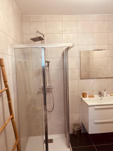 Kúpeľňa v ubytovaní SUPERBE STUDIO AVEC PLACE DE PARKING